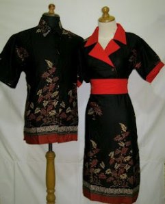 D812 Merah, Sarimbit Batik Model dress kancing depan, Belakang karet Rp 182.000,-